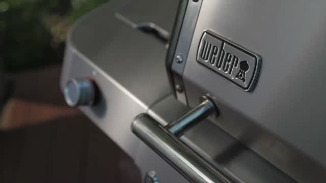 Weber Genesis SI-E-330 3 Burner Liquid Propane Grill Black - Image 3